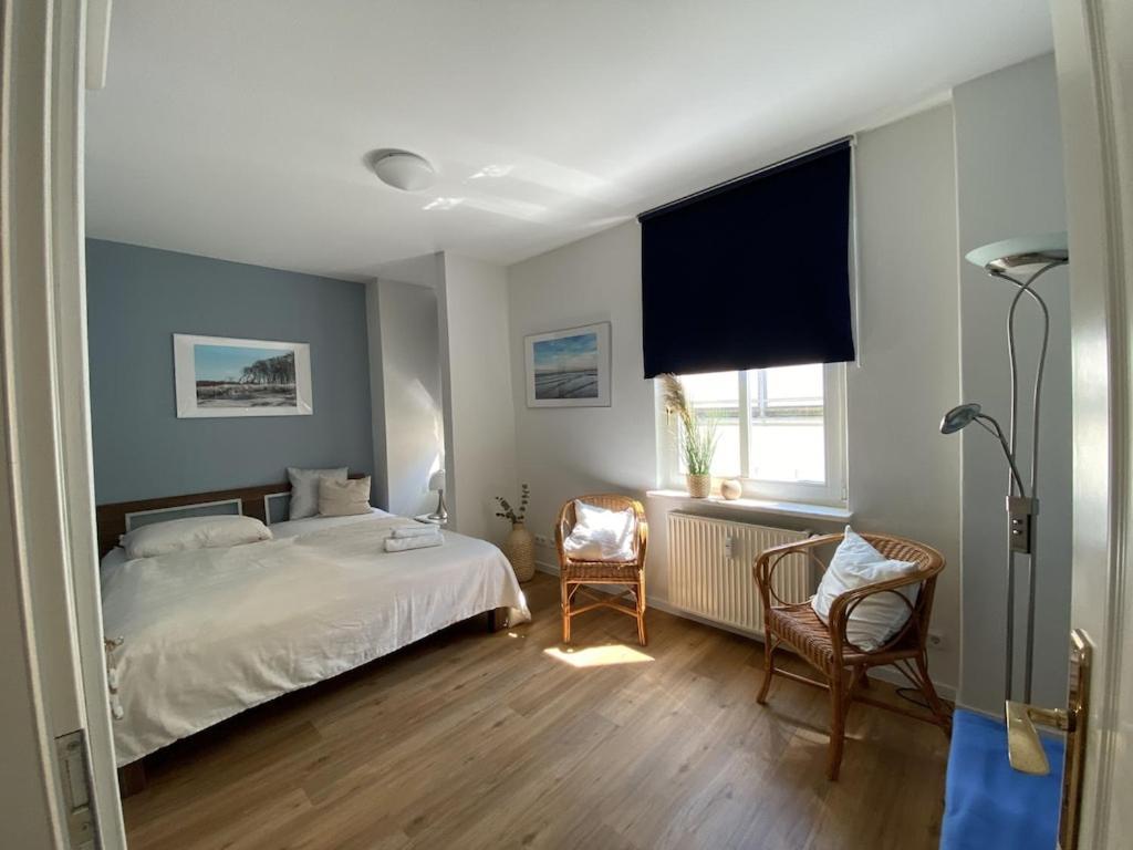 Villa Seeblick Warnemuende - Fewo Mit Meerblick Und Balkon Direkt Am Strand Fuer 2-4 Pers Rostock Extérieur photo